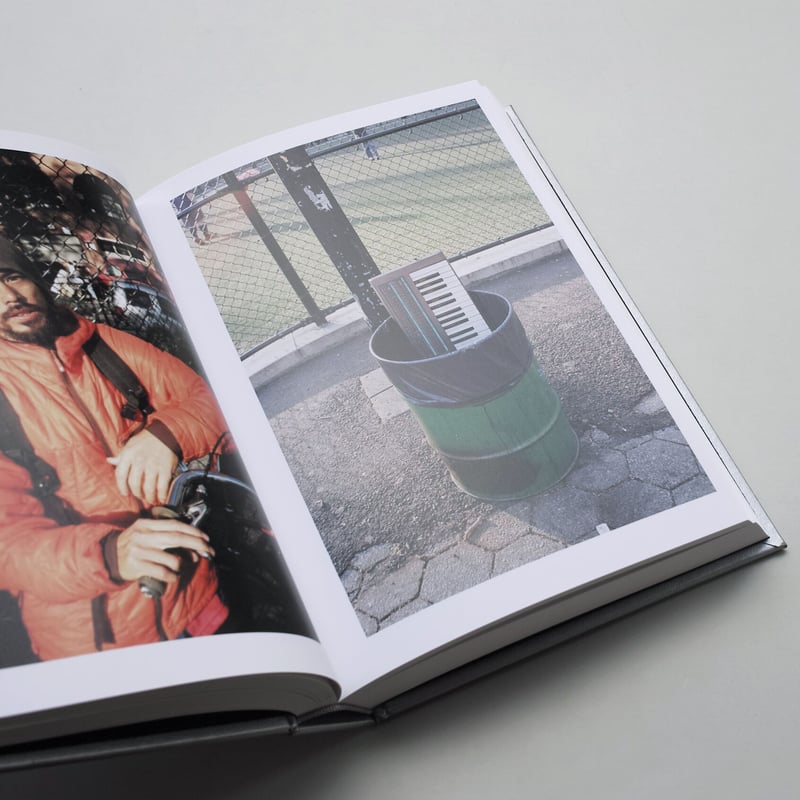 特典アリ‼️ 絶版‼️ Peter Sutherland 写真集 Amazon.co.jp: 絶版?? ?? Peter Sutherland 写真集 : おもちゃ