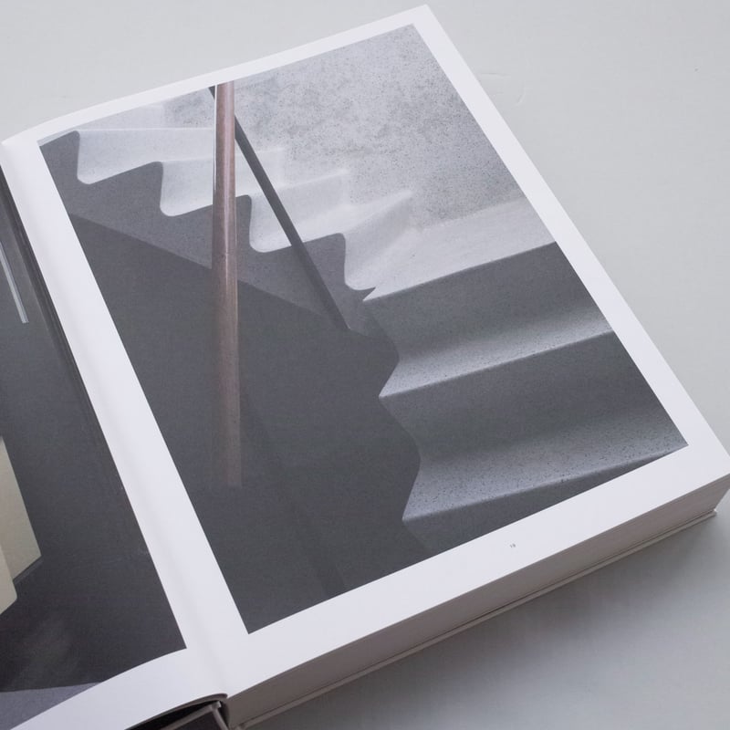 洋書 Gerrit Rietveld Wealth Of Sobriety ヘリット・リートフェルト【Wealth of Sobriety】 - 京都にある