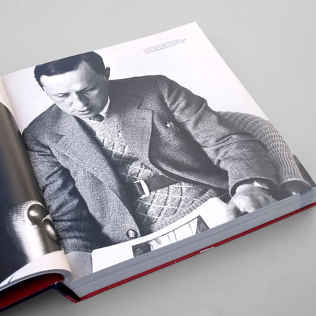 Czech and Slovak photo publications, 1918-1989