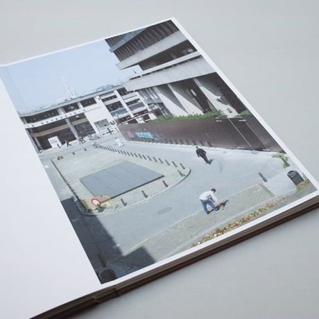 Esther Hovers / False Positives
