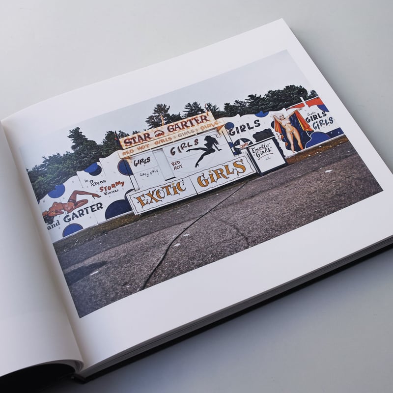 uamanoCarnival Strippers 洋書 Susan Meiselas / Carnival Strippers Revisited |