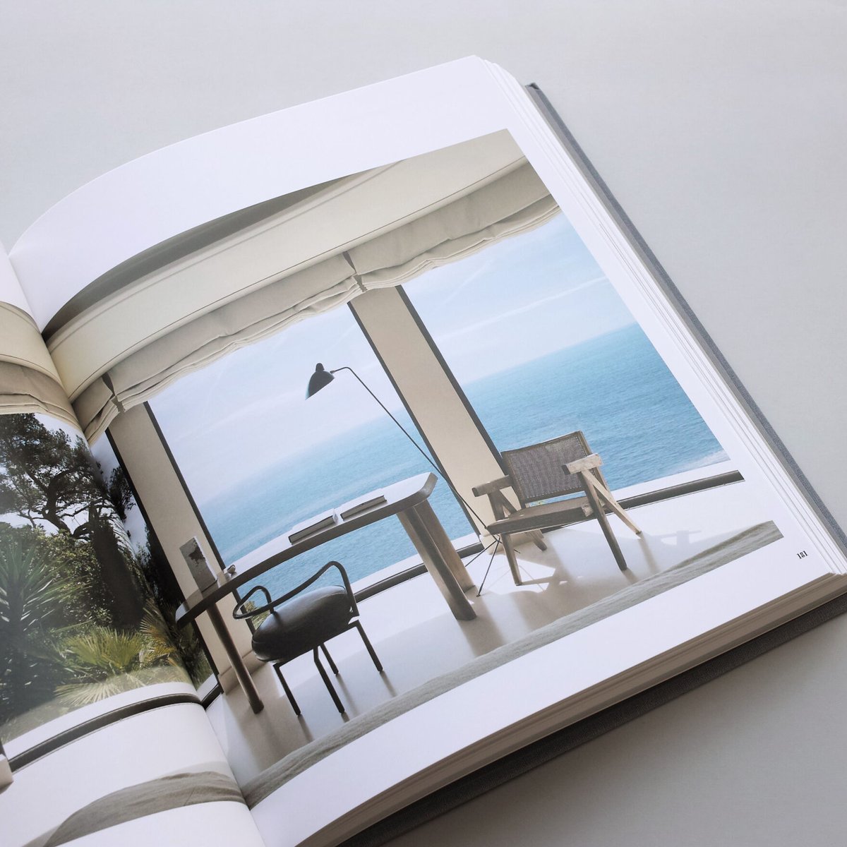 ピエール ジャンヌレ 本 カタログレゾネ チャンディーガル　 コルビュジエ 古書古本 Totodo: Catalogue Raisonne du Mobilier: Jeanneret
