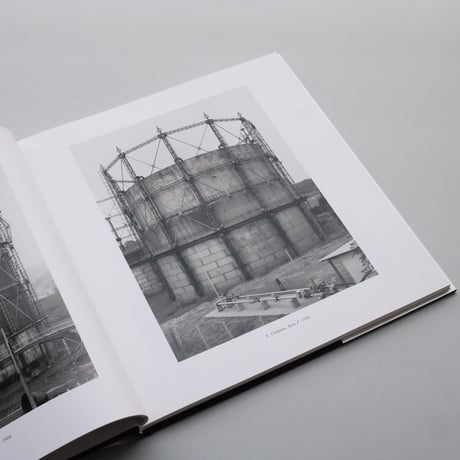Bernd & Hilla Becher / Gasbehälter