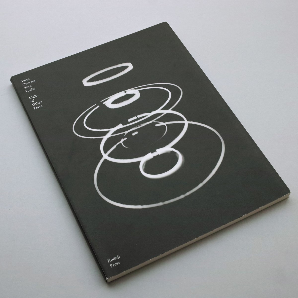 本 Taiyo Onorato and Nico Krebs 作品集