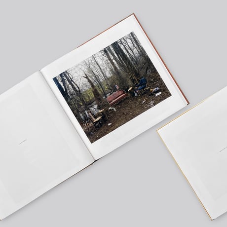Alec Soth / SLEEPING BY THE MISSISSIPPI