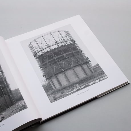 Bernd & Hilla Becher / Gasbehälter
