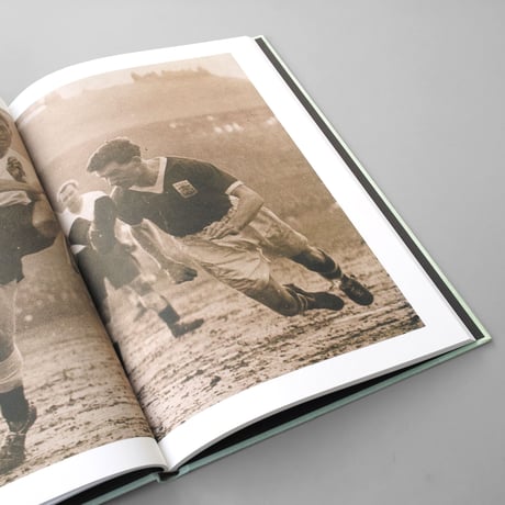 Erik Kessels / Muddy Dance