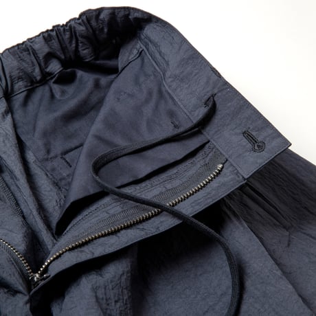 SHRINK TAFFETA CLASSIC SHORTS