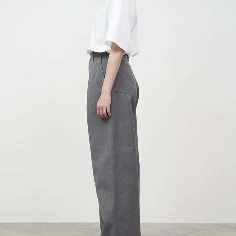 Graphpaper -WOMENS- Colorfast Denim Two Tuck Wi Graphpaper -WOMENS- Colorfast Denim Two Tuck Wi
