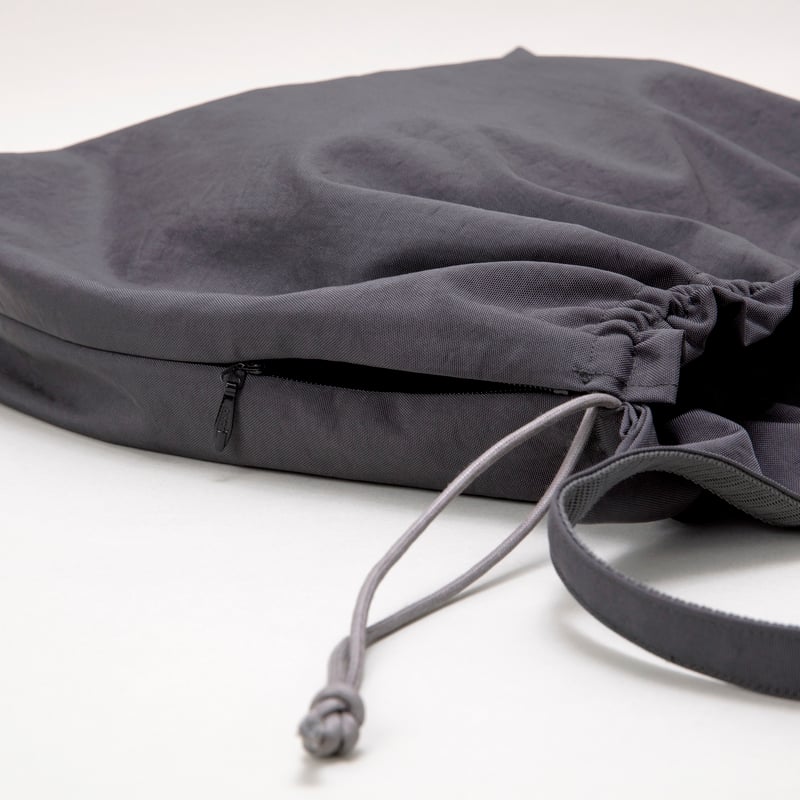 TAS BIG RED CROSS APRON BAG | ERA.