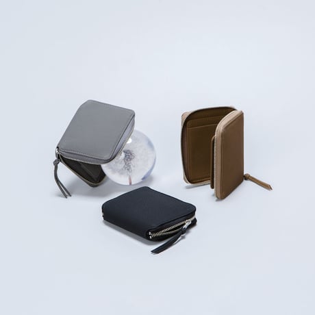 BUBBLE CALF ROUND PALM WALLET