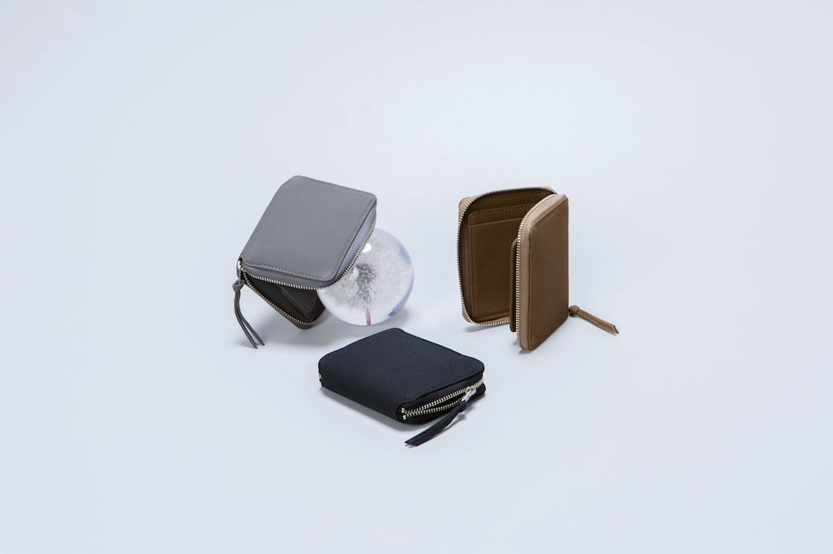 BUBBLE CALF ROUND PALM WALLET | ERA.