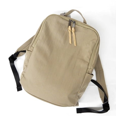 【aroco】アロコ ナイロン多機能リュック BEIGE ＊ 通勤・通学・旅行 充実したポケットのナイロンリュック