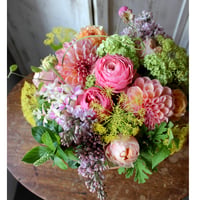 【全国一律クール便送料込み】Happy Mother's Day!! フラワーアレンジメント／おまかせかわいい