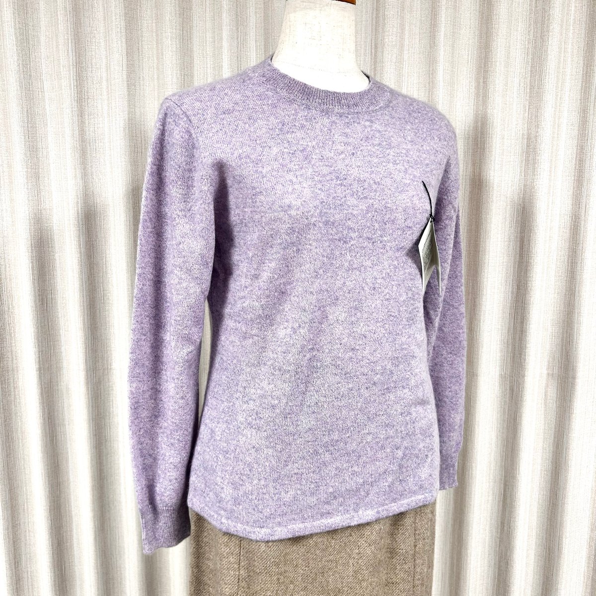 手洗いOK】カシミヤ100％クルーネックセーター(ラベンダー) | 服地とお