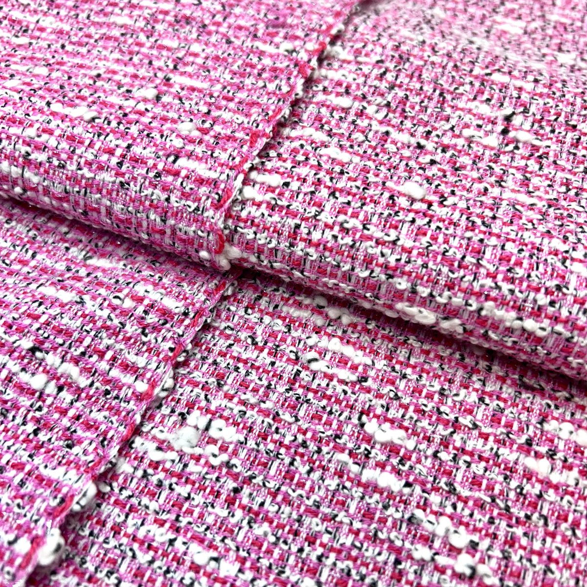 1カットのみ】イタリア製ファンシーツイード(ベリーピンク) | 服地とお