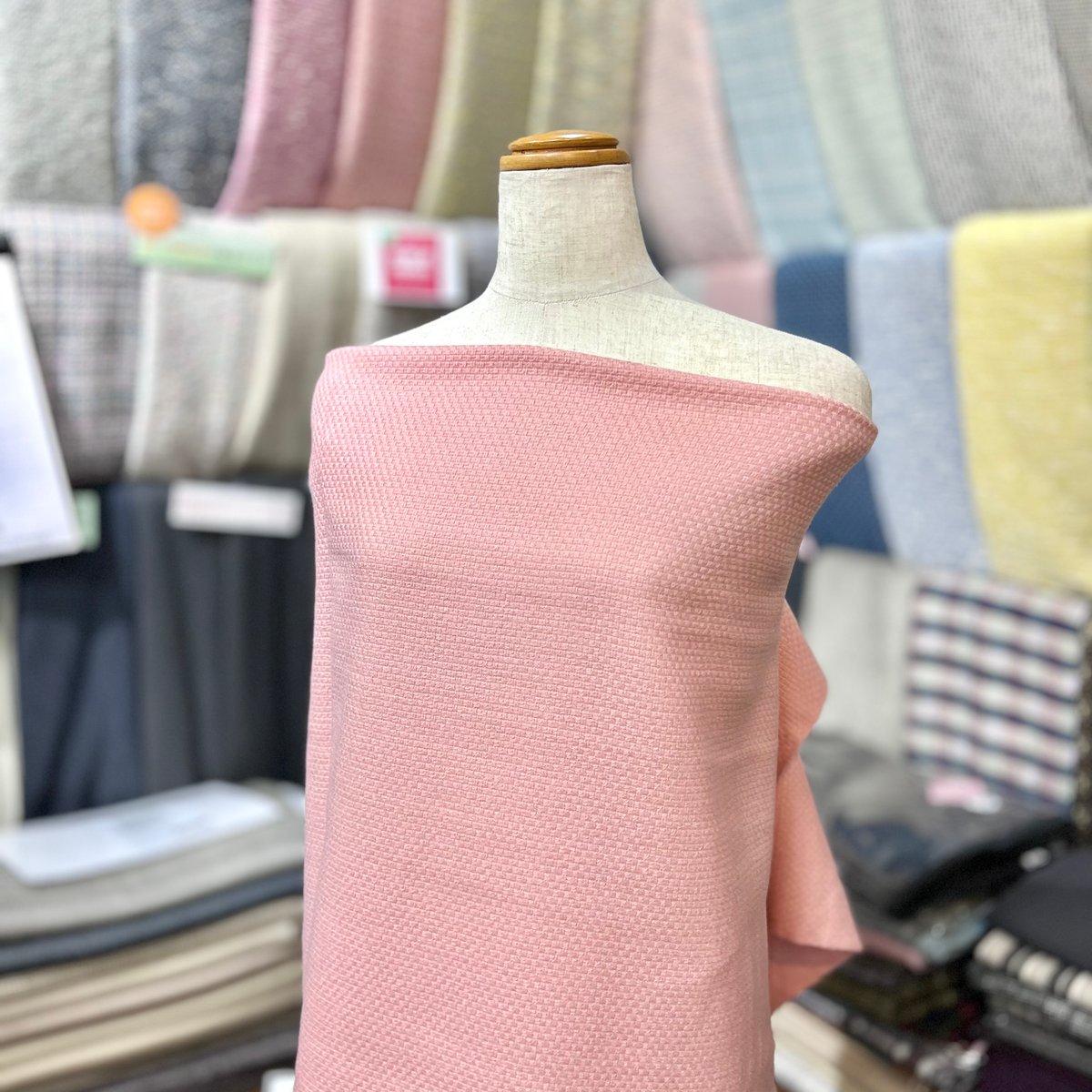 2カットのみ】イタリア製先染ウール(ピンク) | 服地とお仕立てのサカモト