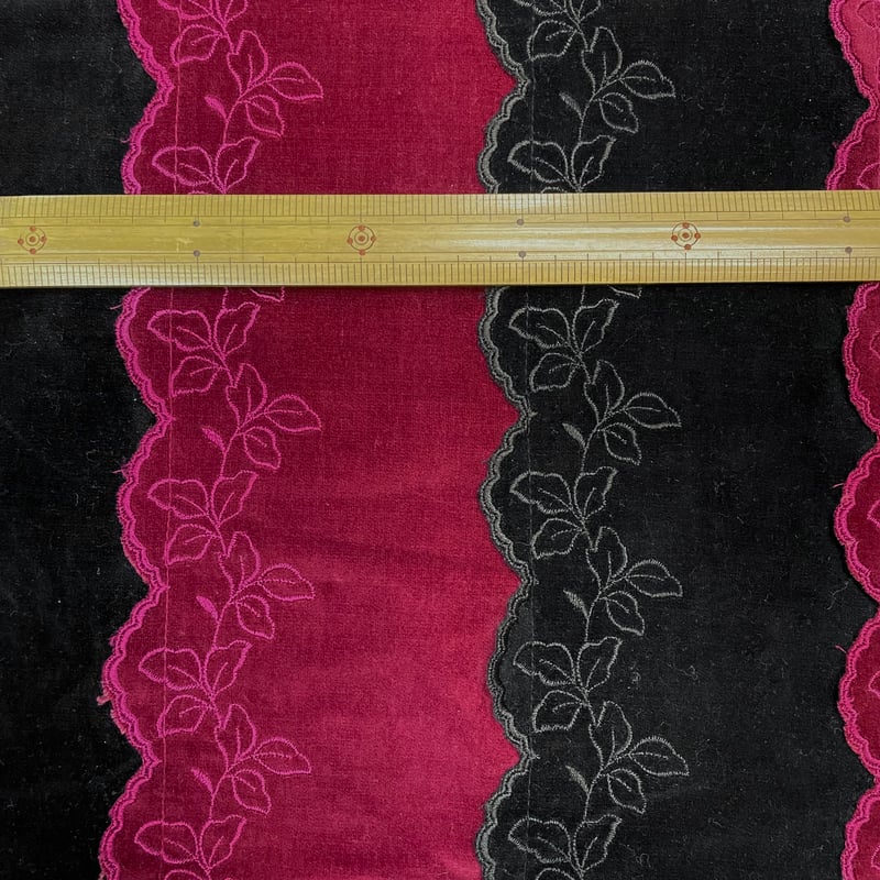 10㎝からカットOK】フランス製片耳スカラップ刺繍別珍(全5色) | 服地