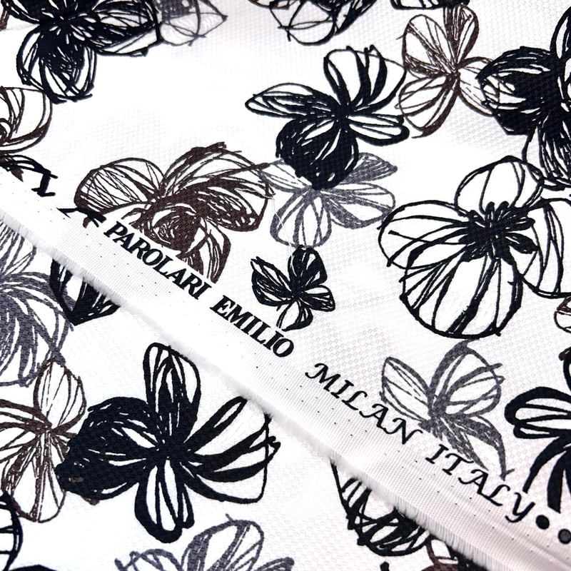 ♥菫花様♥ ハワイアン白黒パラカプリント　L☆タイプ　ご予約 メール便(日本郵便)送料無料 プリザーブドフラワー 黒 バラ 2輪 & 黒