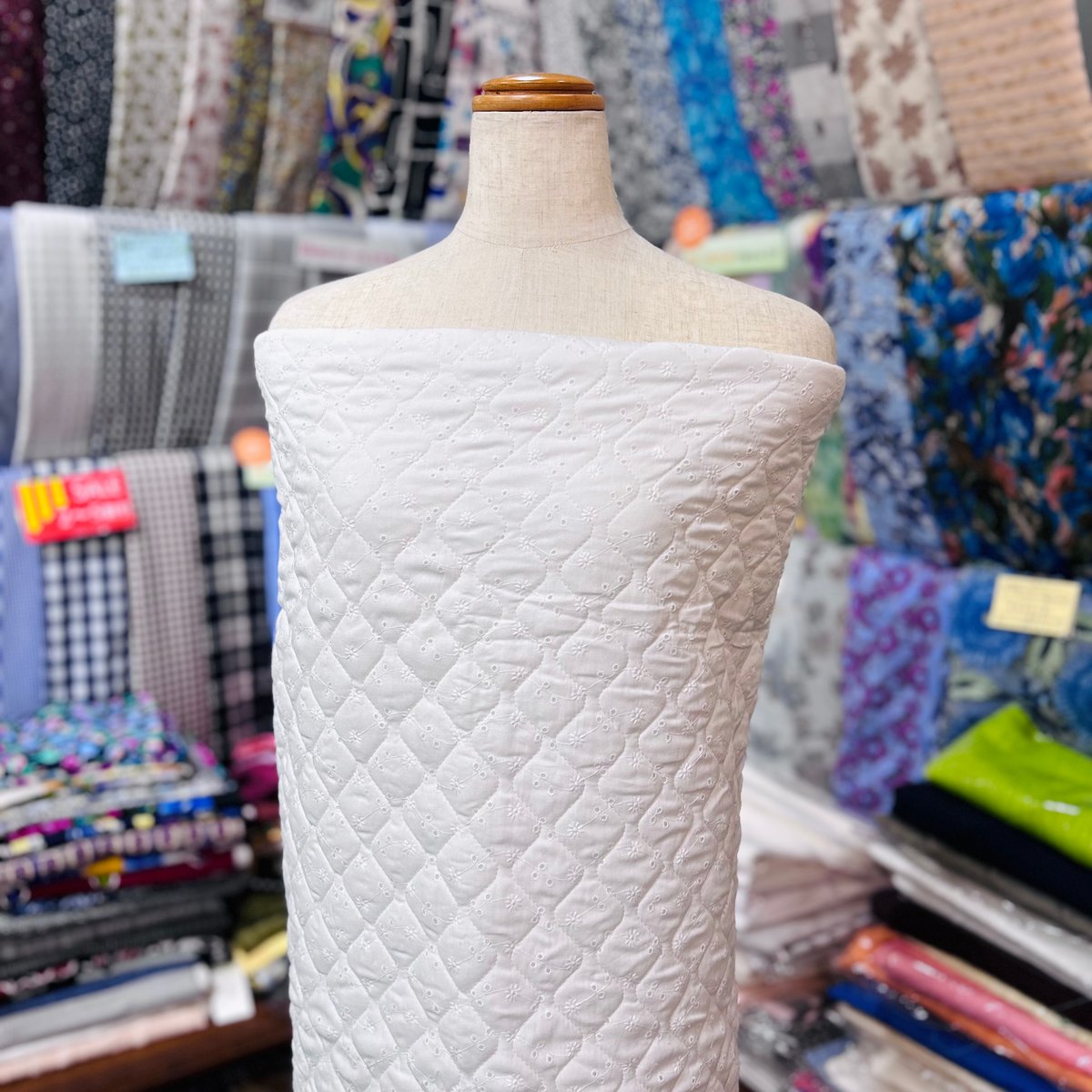 10㎝からカットOK】小花柄キルトレース | 服地とお仕立てのサカモト