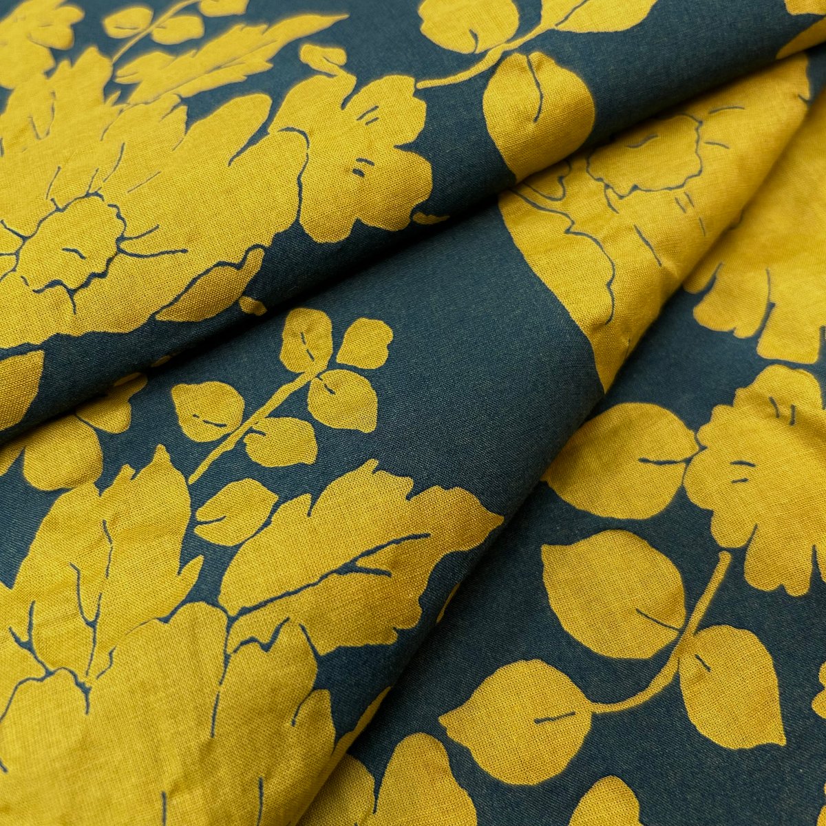 【10㎝からカットＯＫ】花柄綿80双ローン塩縮加工サッカー(グリーン×イエロー) | 服地とお...