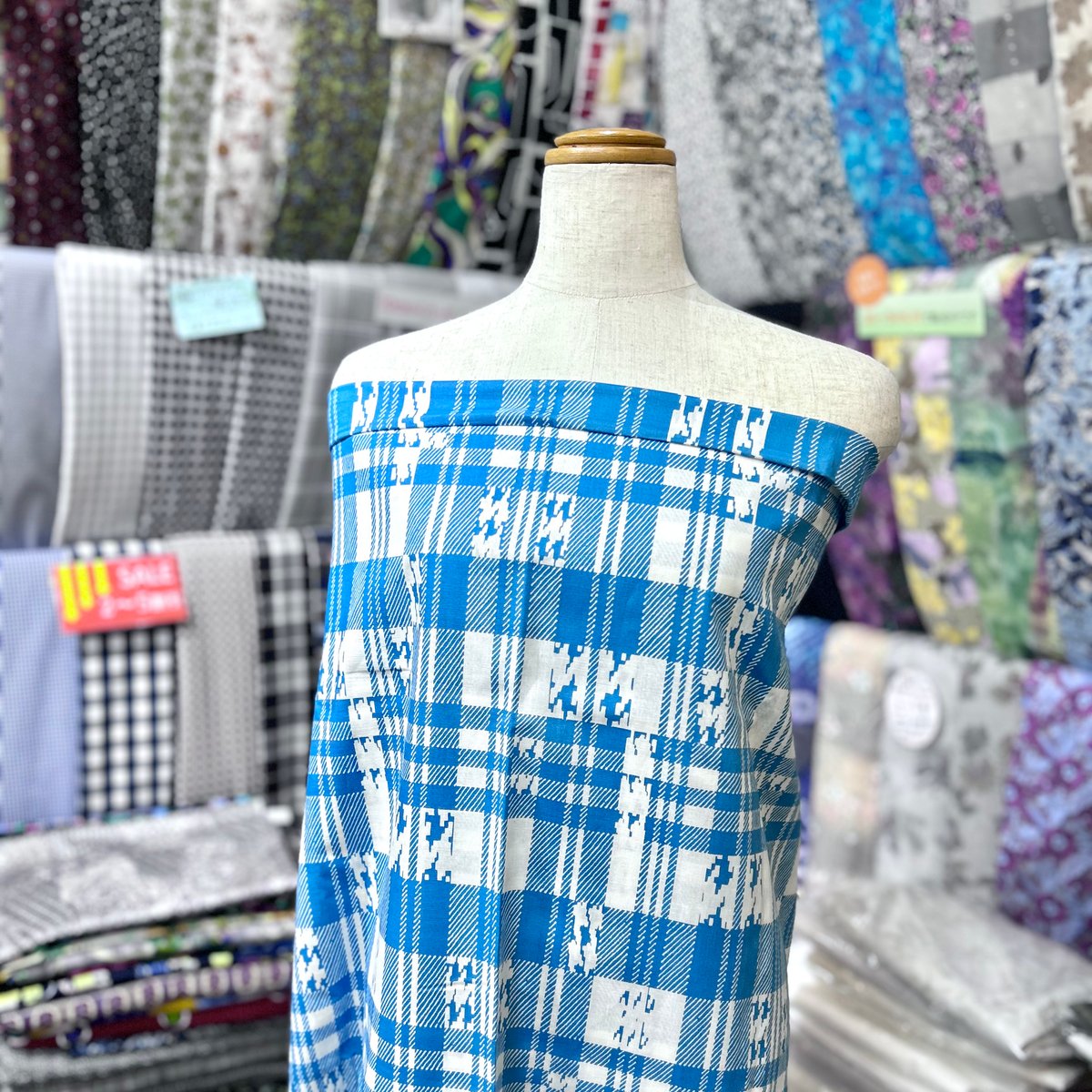 最安 10㎝からカットOK】チェック柄コットンリネン(水色) | 服地 パンツ