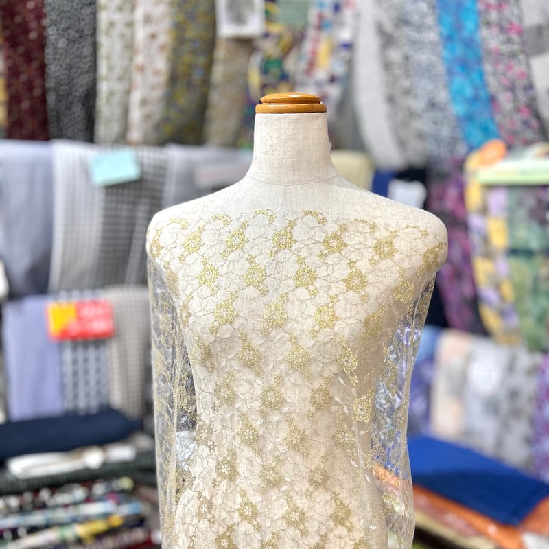 10㎝からカットOK】花柄ラメチュールレース(白にゴールド) | 服地 