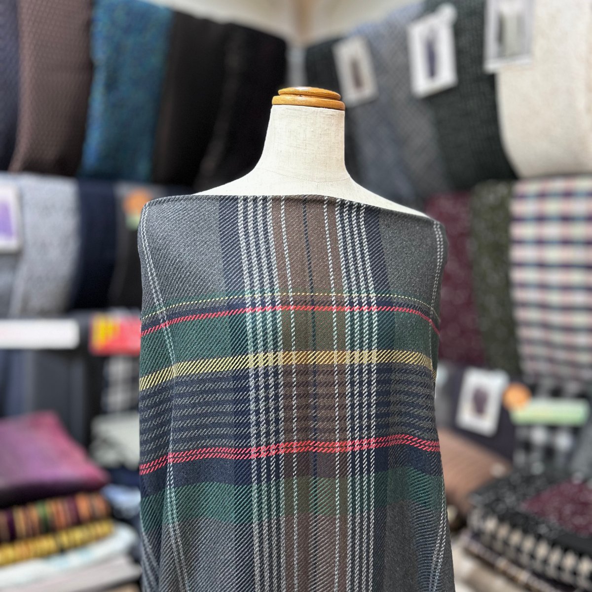 10㎝からカットOK】イタリア製チェック柄カシミヤシルク混ウール