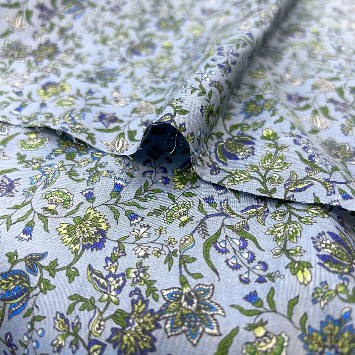 10㎝からカットOK】小花柄80双綿ローンプリント | 服地とお仕立ての