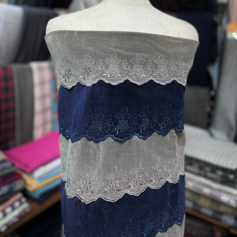 10㎝からカットOK】フランス製片耳スカラップ刺繍別珍(全5色) | 服地