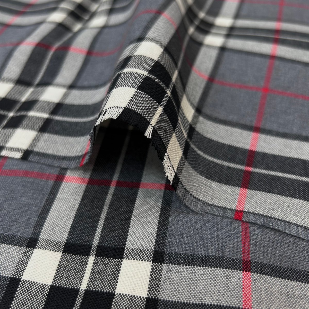 AIE グレー系チェック柄 Mサイズ ウール100 fit=scale-down,w=1200