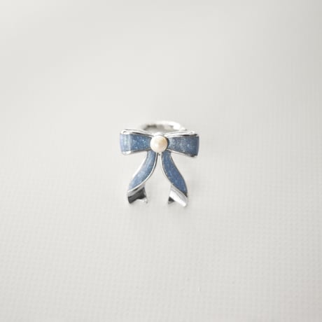 lily ribbon ear cuff