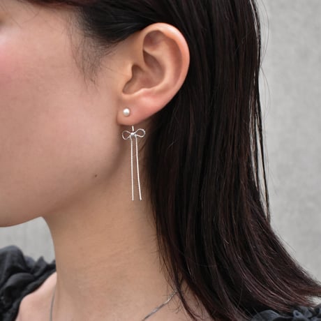 pearl back catch ribbon earring / pierce