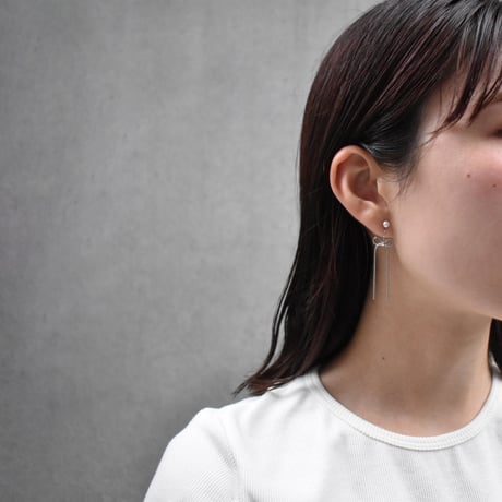 pearl back catch ribbon earring / pierce