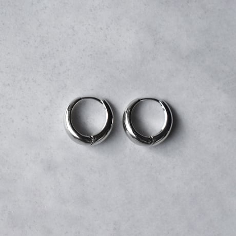 puffy metal hoop pierce M