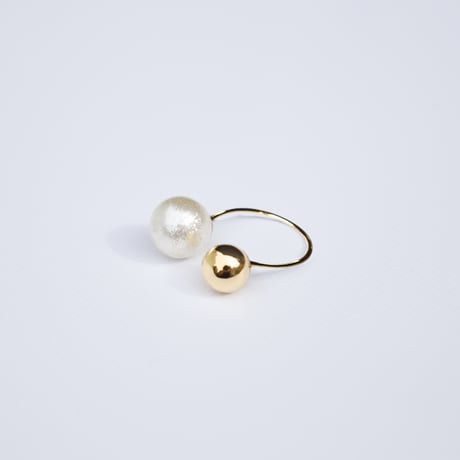 shiny pearl & ball ring