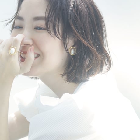 pearl in metal ring
