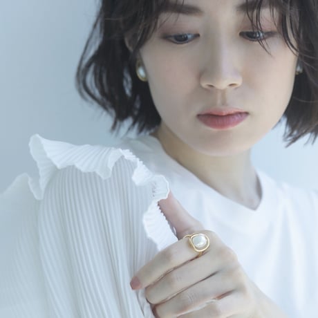 pearl in metal ring