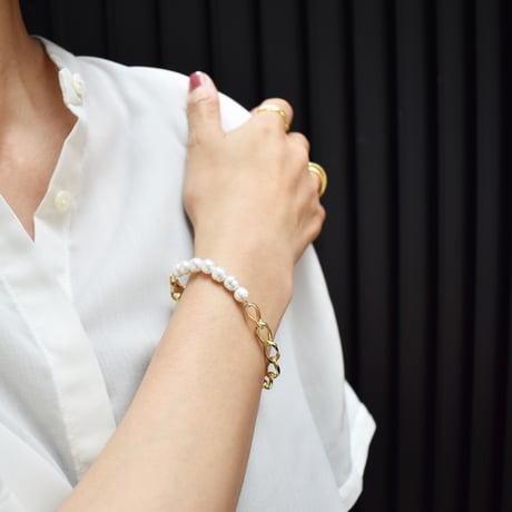pearl × metal chain bracelet