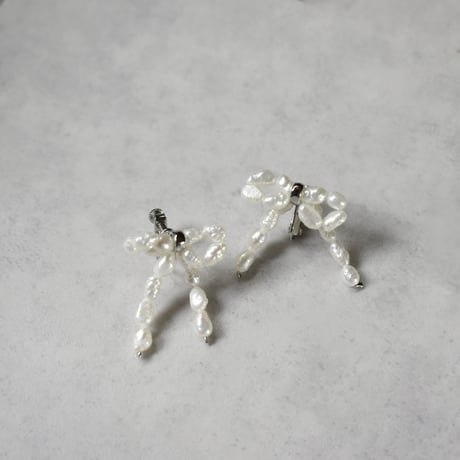 tansui petit ribbon pierce / earring