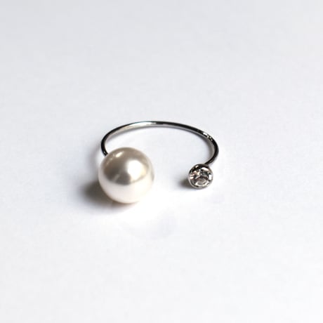 pearl × bijou fork ring