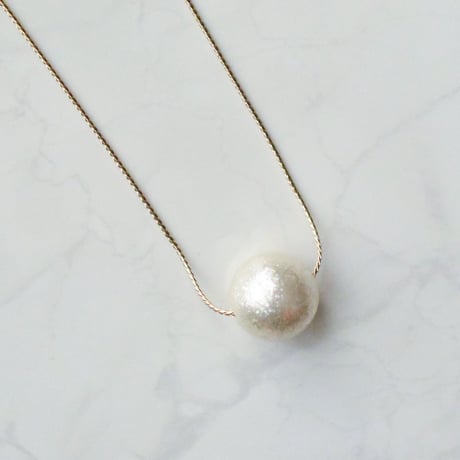shiny pearl necklace