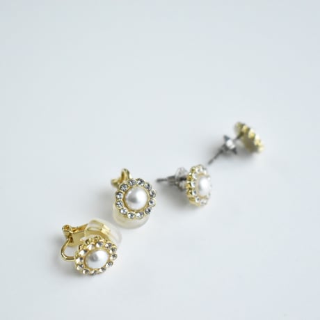 single flower motif earring / pierce