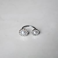 silver flower motif double ring