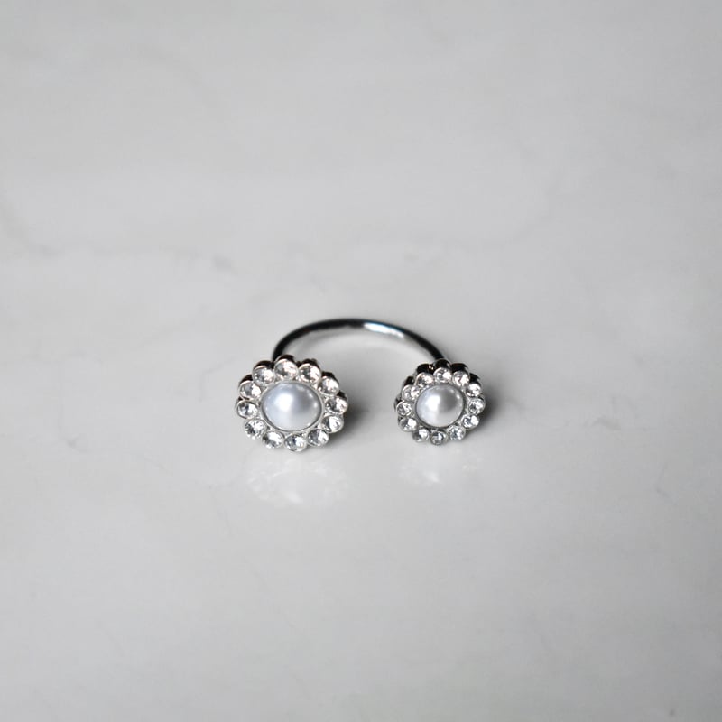 silver flower motif double ring | ISRIE