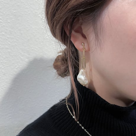 big baroque pearl pierce/earring
