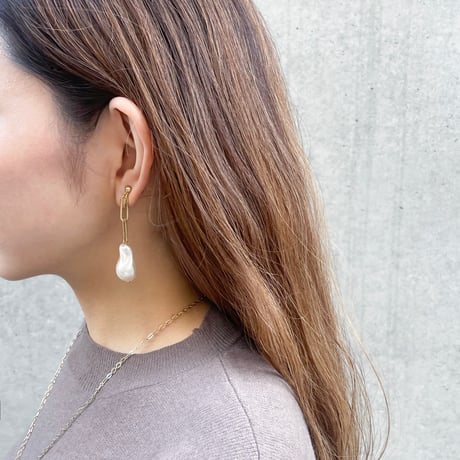big baroque pearl pierce/earring