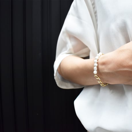 pearl × metal chain bracelet