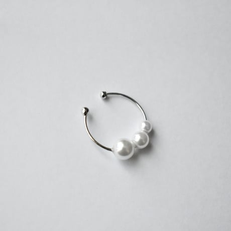 chibi design pearl ear cuff