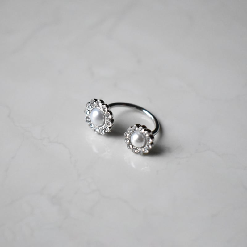 silver flower motif double ring | ISRIE